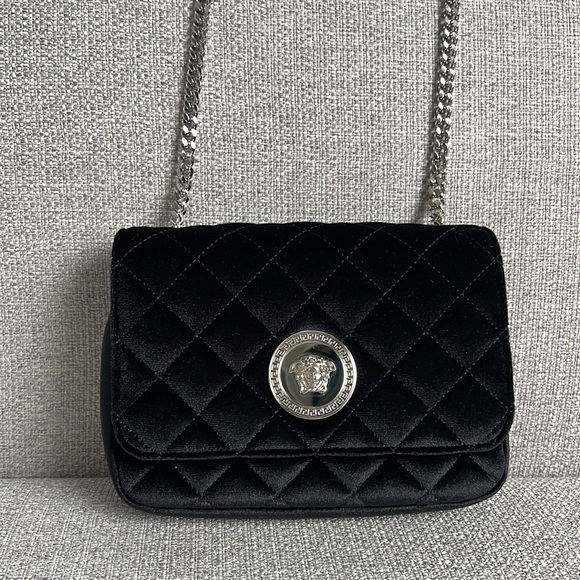 One day SALE!! Versace La Medusa icon velvet leather quilted crossbody bag NEW - Picture 3 of 9